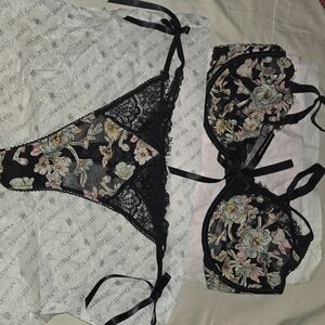 Victoria's Secret Black Floral Embroidered Bra Set